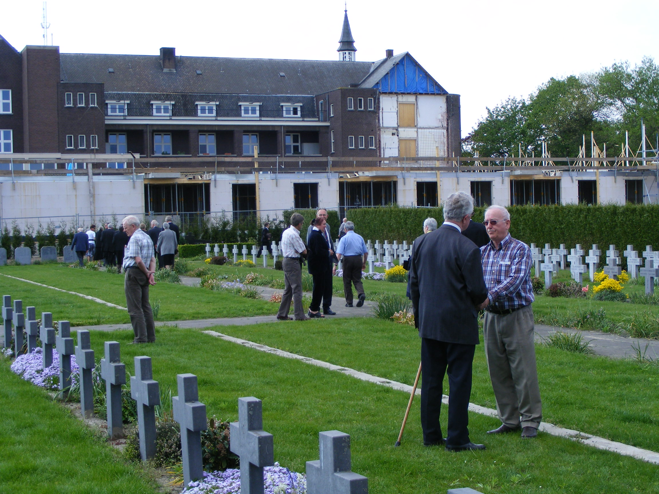 ...en weer een laatste blik op de graven van onze overleden confraters...